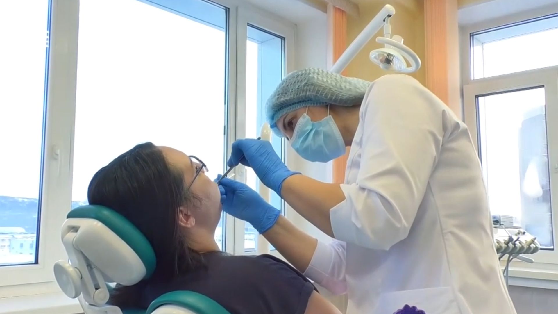 В России с 1 марта 2026 года вводят обязательную отработку для выпускников медвузов смотреть онлайн