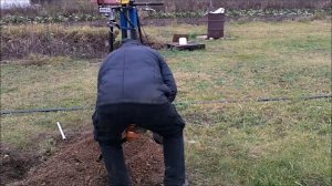 бурить на глубину два метра