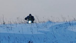 Прыжки на снегоходе Ирбис