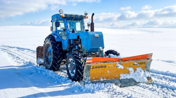 Купил немецкий отвал на т-40ам!Работаю эвакуатором в деревне