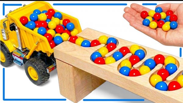 Мультики для детей. Игрушечные горки и яркие Разноцветные шарики и машинки. Мультики для малышей