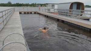 Купание в Выборгском заливе, июнь 2025. Вода холодная))