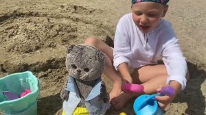 БАСИКИ на море / Семейка Басиков и Мисс Фаина