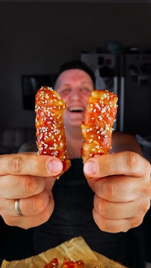 Куриные палочки в беконе