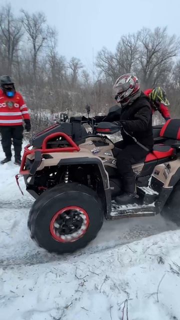 Как Aodes справляется с препятствиями зимой🚜🦾 даже 650-ка в легкую заехала по льду🔥🔥🔥 смотреть онлайн