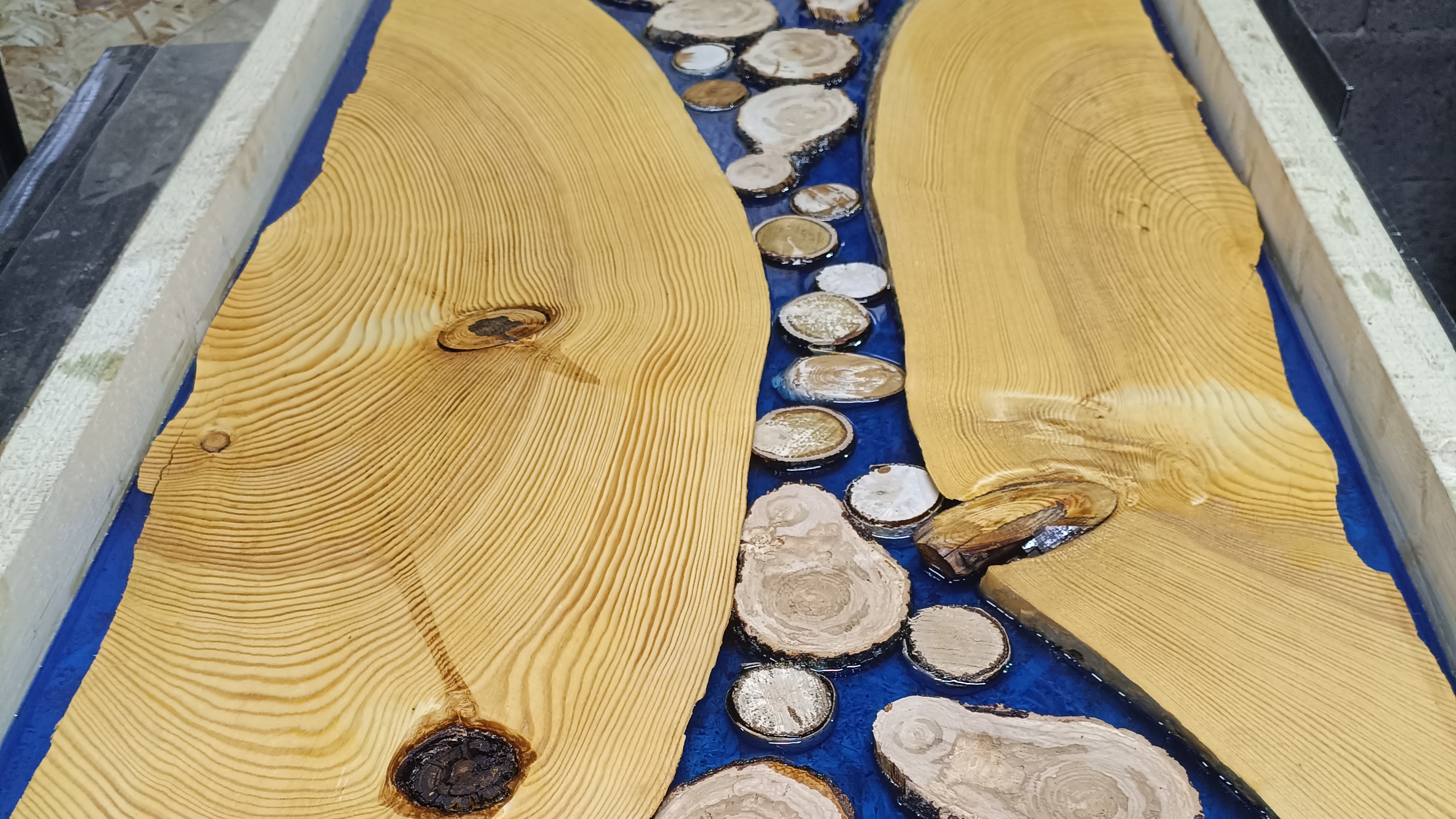 стол из эпоксидной смолы часть 1 смотреть онлайн