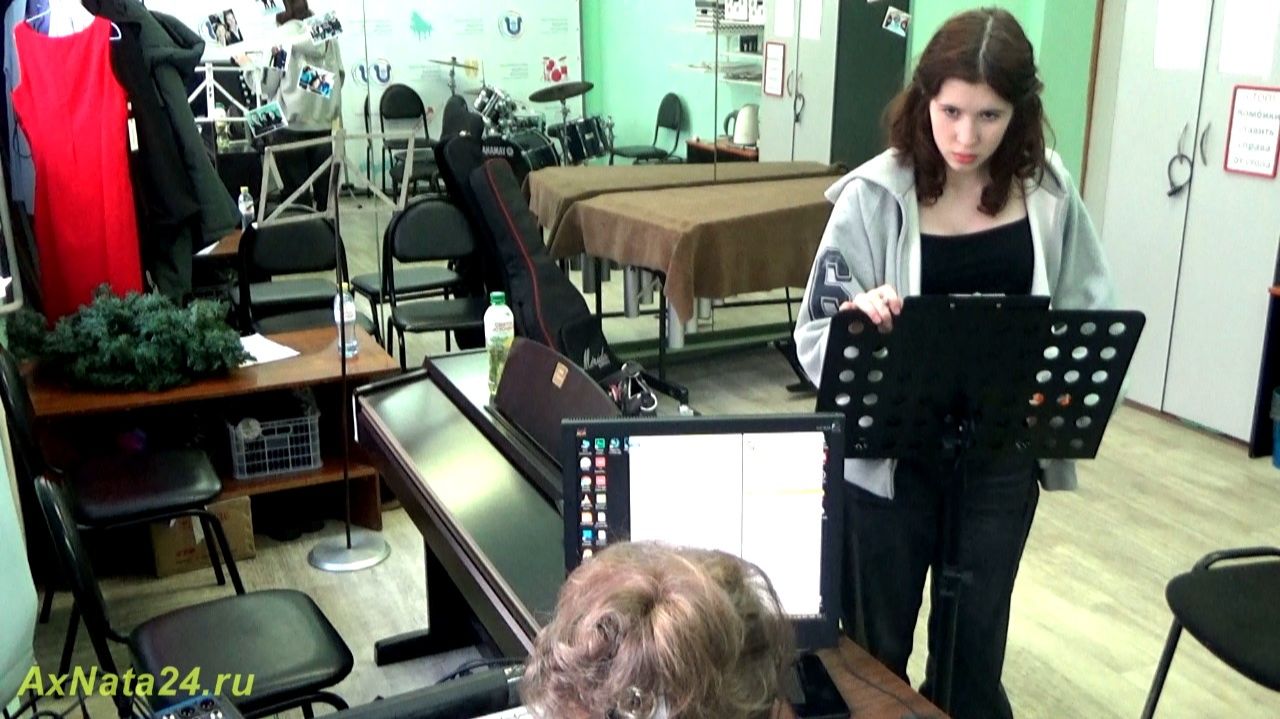 Сядь в любой поезд; Ай, вы, цыгане -3 часть. Форма-вокализы, текст и его вложение. Полина Янгель.