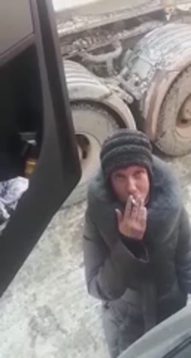 Плечевая хотела подзаработать - не срослось 🥴 смотреть онлайн