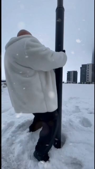 А снег идёт ❄️ смотреть онлайн