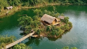 Девушка в одиночку строит себе домик на острове. За 120 дней .