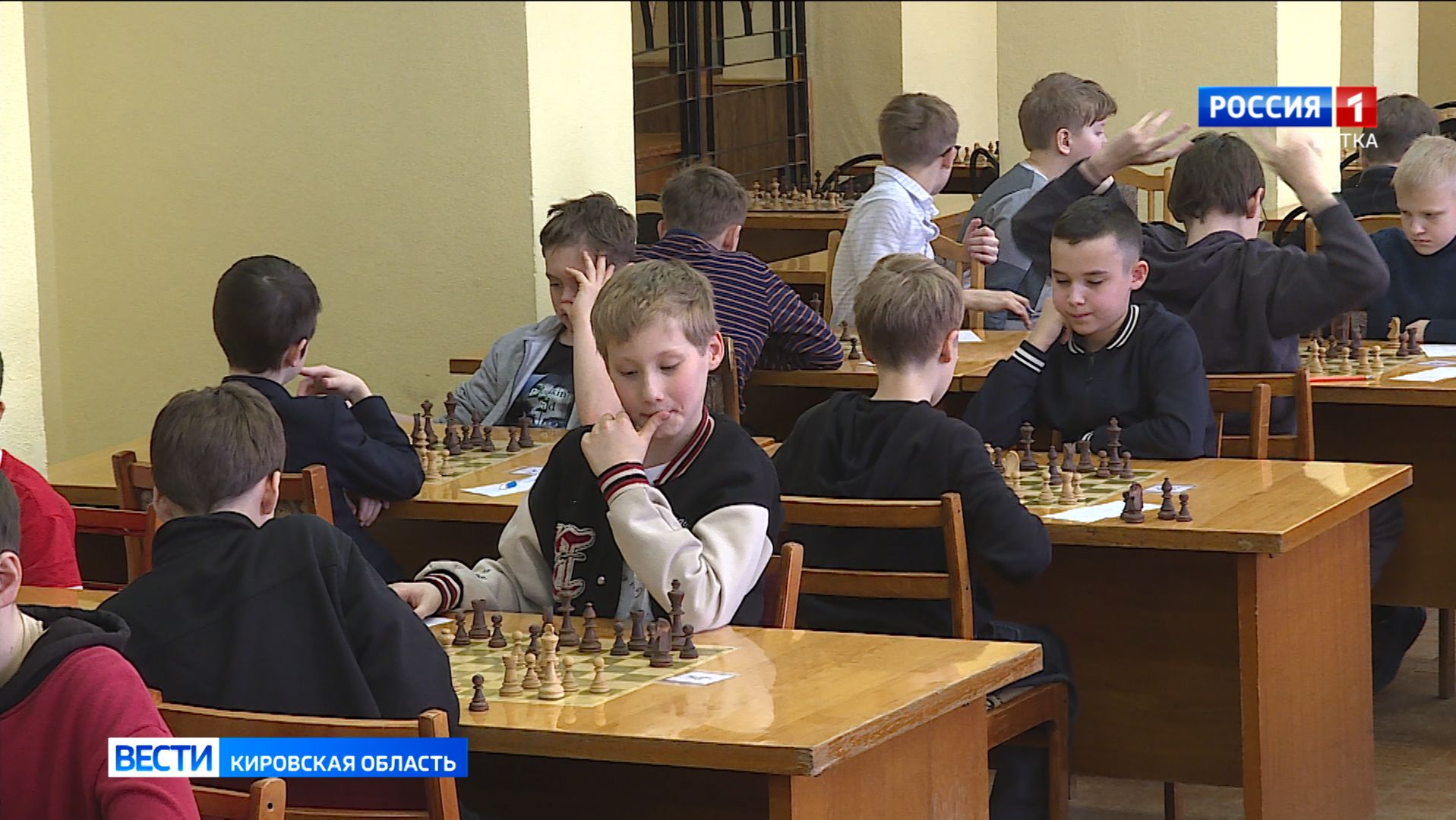 Юные шахматисты Кирова начали год с первенства города смотреть онлайн
