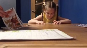 Называть существительное и глагол вместе на картинках