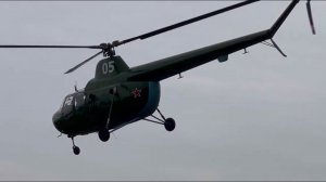 Старый советский вертолёт Ми-1 ещё может! Оригинальный звук работы винтов и мотора.