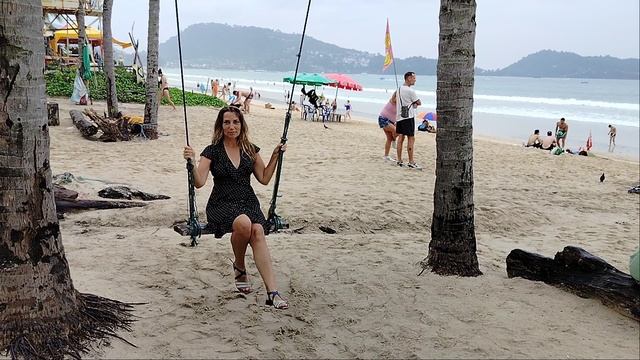 На качельках под пальмами🌴 смотреть онлайн