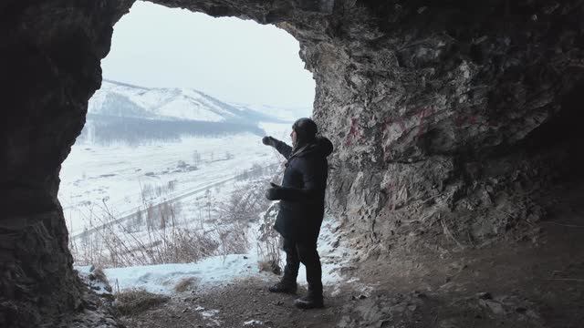 Один выход, куча дырок