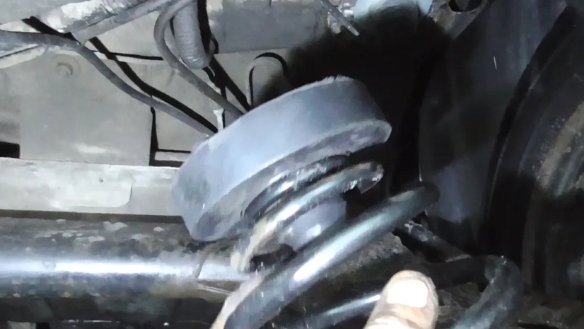 Снятие и установка задних пружин с заменой проставок Daewoo Lanos смотреть онлайн