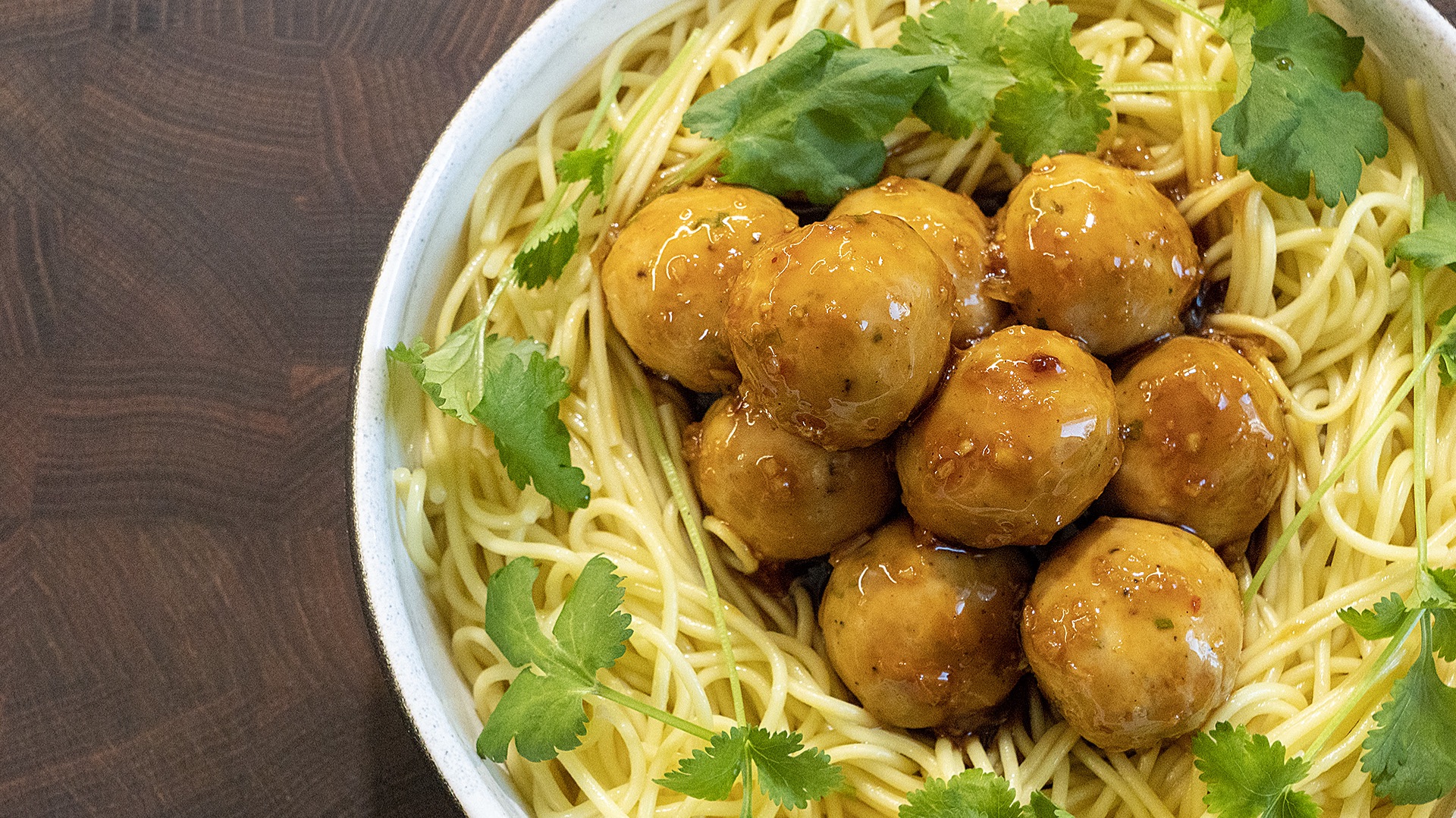 Воздушные как пух куриные фрикадельки с лапшой. Мой особый рецепт, который зашел всем смотреть онлайн