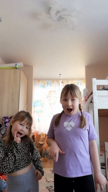 Танцую тренд с сестрой