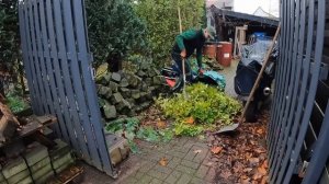 Прямо перед Рождеством ПОМОГ СЕМЬЕ преобразить их двор