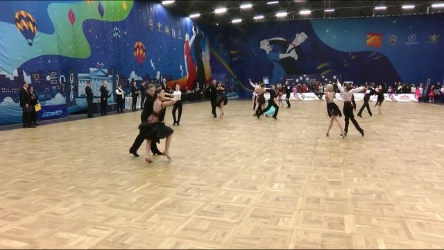Кубок губернатора по танцевальному спорту стартовал в Тюмени смотреть онлайн