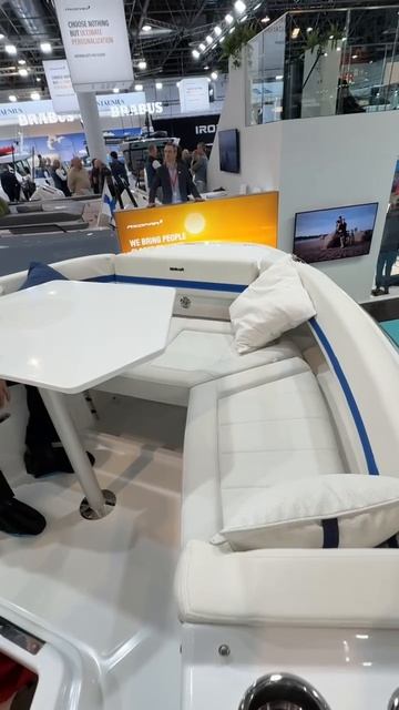 Wellcraft 28 Explorer смотреть онлайн