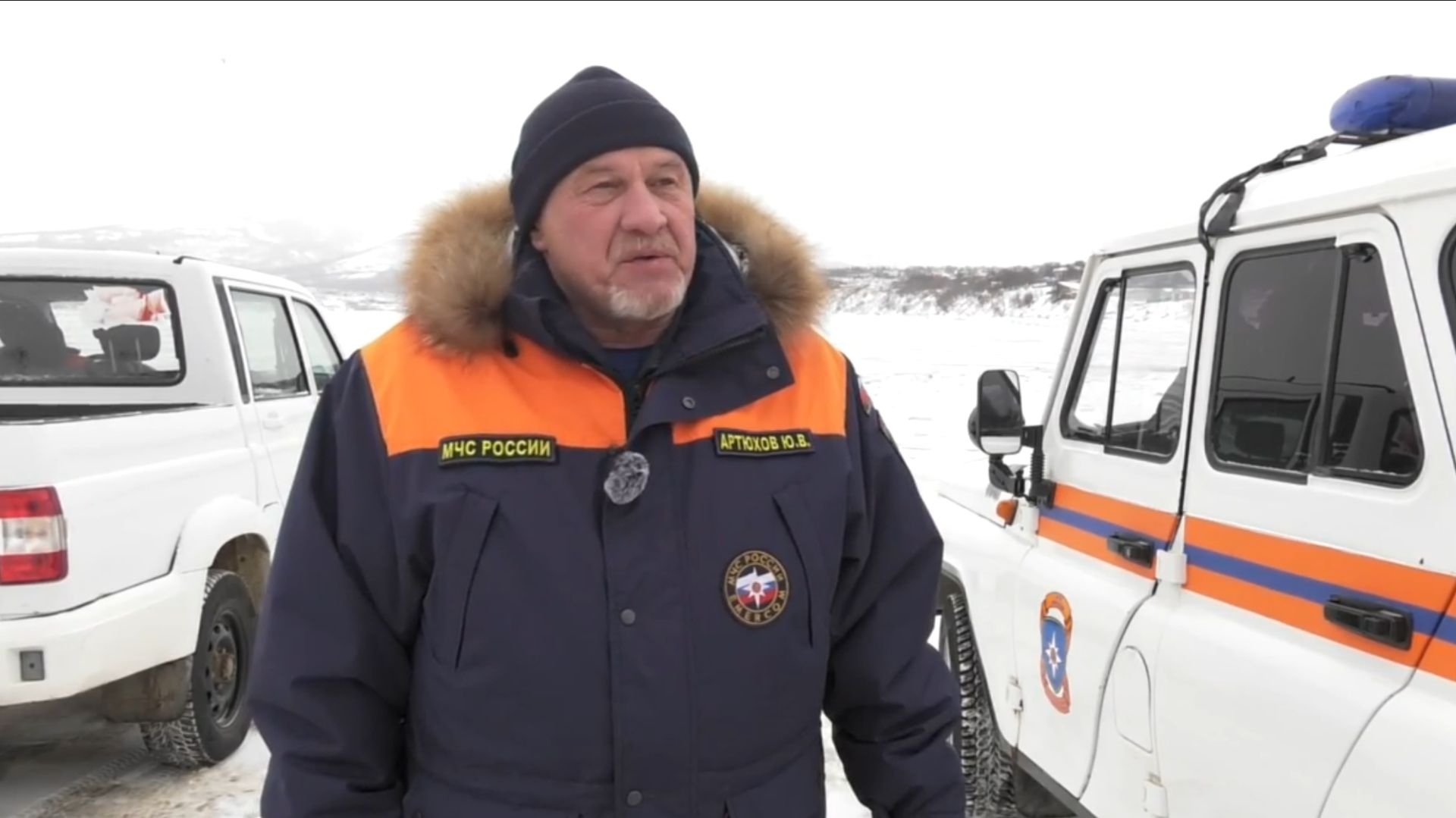 Ледовая обстановка в бухтах Охотского моря беспокоит рыбаков смотреть онлайн