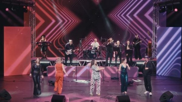 BBQUEEN - Earth,Wind and Fire Medley