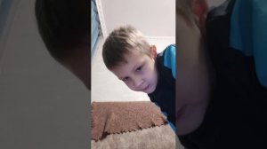 слушаю разные песни. и говорю с вами.