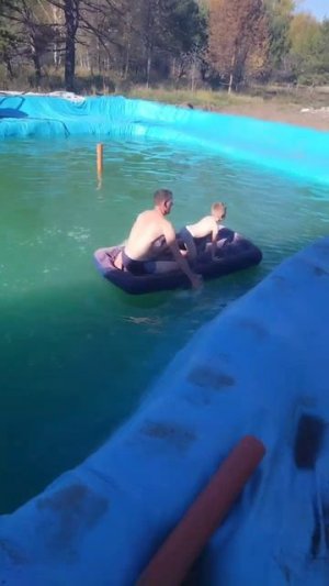 осталось заклеить 3 угла,но сыне не терпится 😉