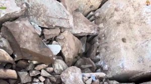 Строительство, дробление щебёнки