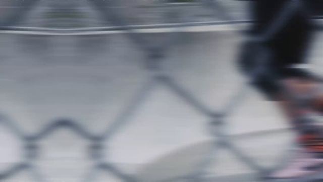 Dyson представляет наушники Dyson OnTrac, цвет которых можно настроить по индивидуальному заказу смотреть онлайн