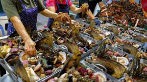 10 тонн морепродуктов в месяц! Самый безумный суп из морепродуктов