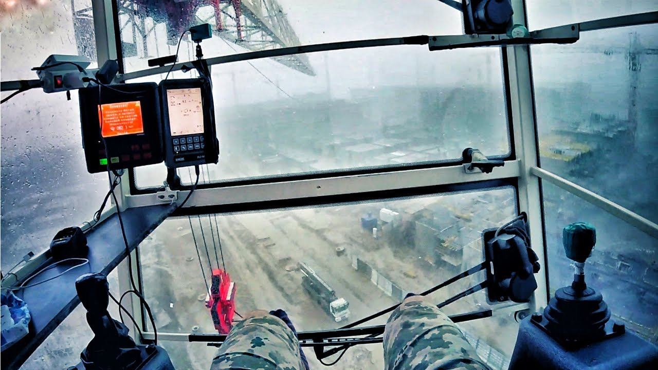 Питерский шторм глазами крановщика. Storm in St.Petersburg through the eyes of a crane operator. смотреть онлайн
