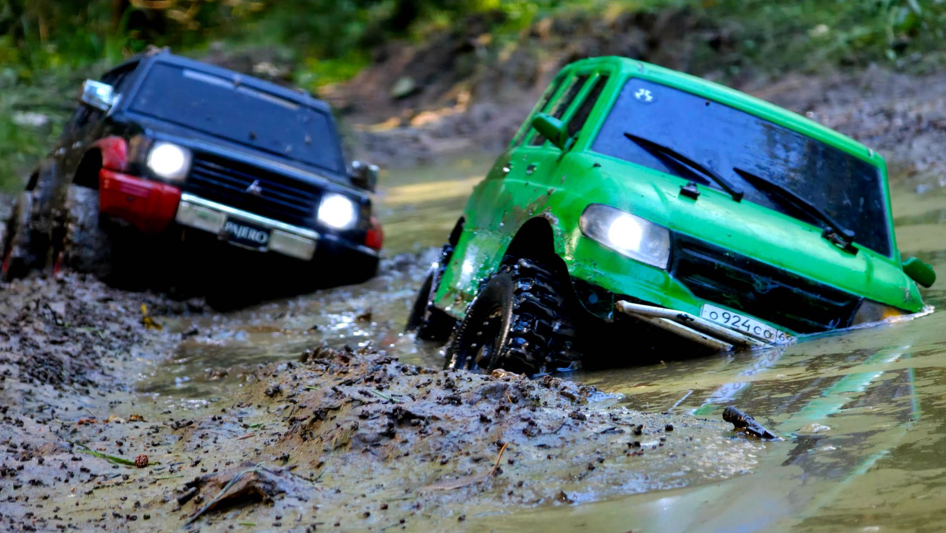 Для этого бездорожья нужно что-то помощнее! ... Сравнил УАЗ и Pajero ... RC OFFroad 4x4 смотреть онлайн