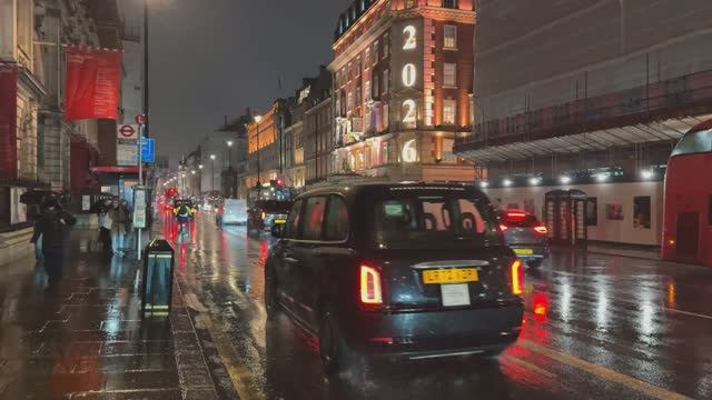 Прогулка под дождем по Лондону. Вечерняя экскурсия по Вест-Энду 2026 смотреть онлайн