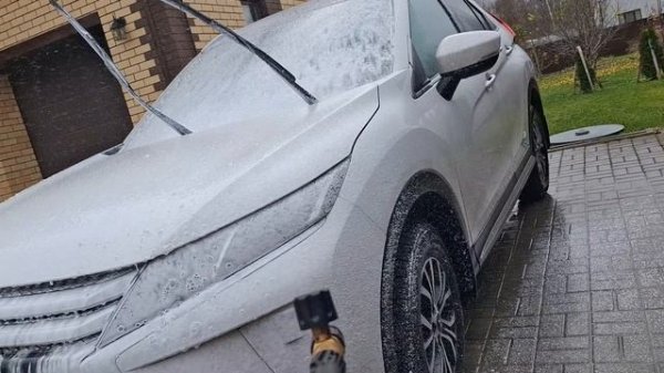 Автошампунь суперконцетрат ACG Z-6 для бесконтактной мойки. Тестим на белом автомобиле.