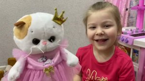 Играем с Басками. Маргарита делает дом для Принцессы Ли-Ли /Семейка Басиков и Мисс Фаина