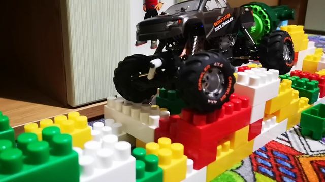 Devastator Rock Crawler.mp4