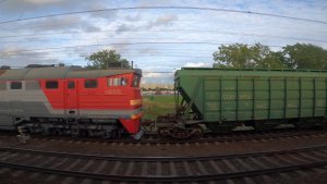 «Гонки с грузовым!» Остановка на пл.Ленинский проспект и ст.Броневая (из окна электропоезда), 2021