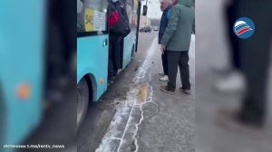 Показал средний палец и угрожал пырнуть: водитель автобуса вступил в схватку с малолетним хулиганом