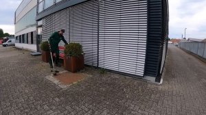 СРОЧНАЯ помощь в УБОРКЕ заросшего сорняками двора