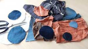 Можно сшить 100 штук за вечер этим способом. Придумала куда деть мешок старой одежды.