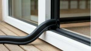 Замена уплотнителя балконной двери.