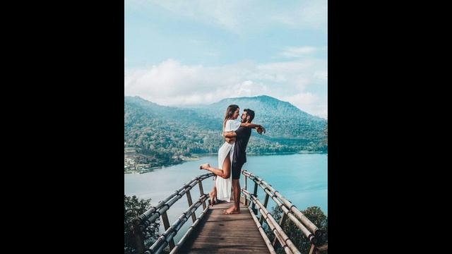 Слева горы, справа море