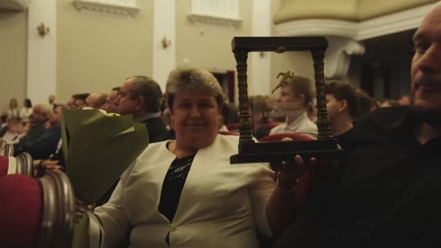 В ТУЛЬСКОМ ОБЛАСТНОМ ЦЕНТРЕ МОЛОДЁЖИ ВРУЧИЛИ НАГРАДЫ РЕГИОНАЛЬНОГО КОНКУРСА «СПОРТСМЕН ГОДА — 2025» смотреть онлайн