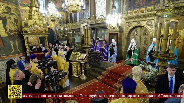 Святейший Патриарх Кирилл совершил Божественную литургию в Успенском соборе Московского Кремля смотреть онлайн