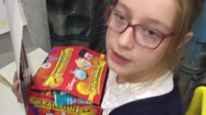 Оценки БАСИКОВ за 1 четверть. Коробку СКРЕПЫШЕЙ 2 учительница подарила всему классу / ШКОЛА БАСИКОВ