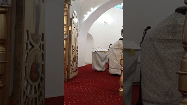 Божественная служба в храме Святой Троицы смотреть онлайн