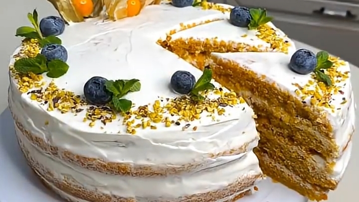 Морковный ТОРТ, нежный, ароматный и настолько сочный, что пропитка не нужна...🍰🥕☕😋 смотреть онлайн
