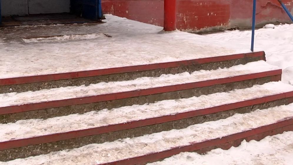 Как убирают снег и наледь в тольяттинских дворах? Рейд ГЖИ смотреть онлайн